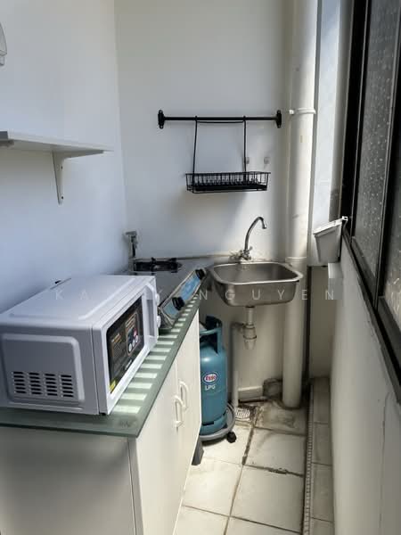 Sims 450 Centre, 450 Sims Avenue, 1 Bedroom, 452 sqft, Walk-up Apartment For Rent, by Kathy Nguyen, 500227187 - Kitchen - PropertyGuru.com.sg
