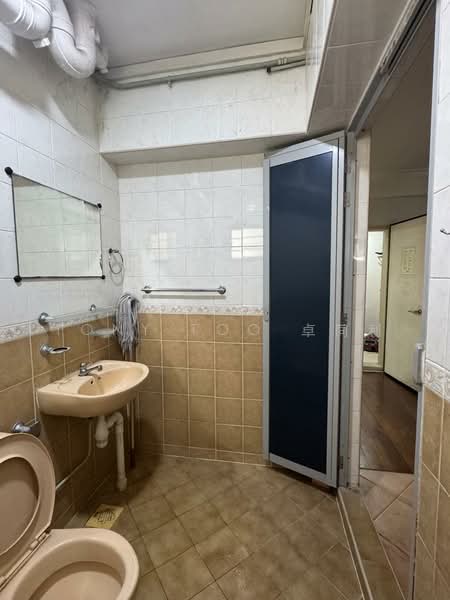 407 Sembawang Drive, 407 Sembawang Drive, Room Rental, 120 sqft, HDB Flat For Rent, by Tony Too 卓同利, 500227190 - Bathroom - PropertyGuru.com.sg