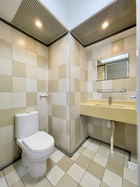 88 Dawson Road, 88 Dawson Road, 3 Bedrooms, 893 sqft, HDB Flat For Sale, by William Oo, 500227191 - Master Bathroom - PropertyGuru.com.sg