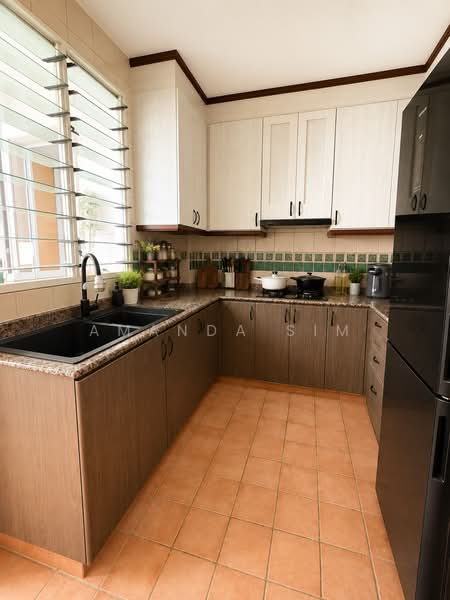 Casa Rosa, 35 Lorong Ong Lye, 3 Bedrooms, 1,551 sqft, Condominium For Sale, by Amanda Sim, 500227193 - Kitchen - PropertyGuru.com.sg