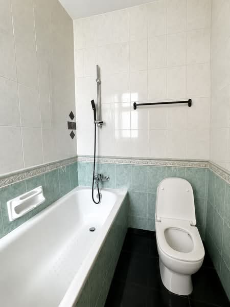 Casa Rosa, 35 Lorong Ong Lye, 3 Bedrooms, 1,551 sqft, Condominium For Sale, by Amanda Sim, 500227193 - Bathroom (MBR) - PropertyGuru.com.sg