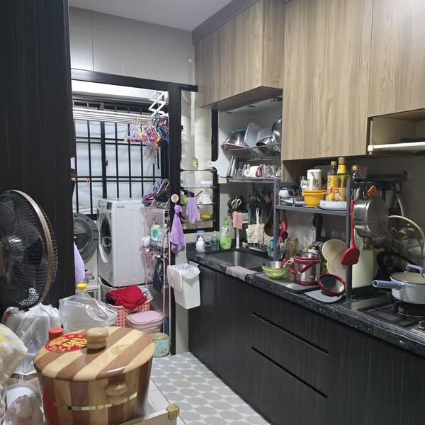 335A Yishun Riverwalk, 335A Yishun Street 31, 2 Bedrooms, 721 sqft, HDB Flat For Sale, by Chris Tan, 500227196 - Kitchen - PropertyGuru.com.sg