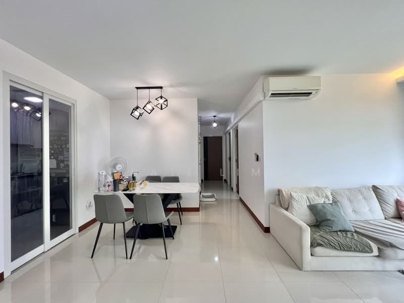 215A Compassvale Drive, 215A Compassvale Drive, 3 Bedrooms, 990 sqft, HDB Flat For Sale, by Nate Lim, 500227200 - Dining Area - PropertyGuru.com.sg