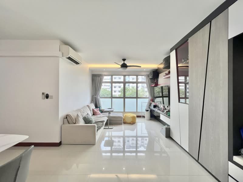215A Compassvale Drive, 215A Compassvale Drive, 3 Bedrooms, 990 sqft, HDB Flat For Sale, by Nate Lim, 500227200 - Living Room - PropertyGuru.com.sg