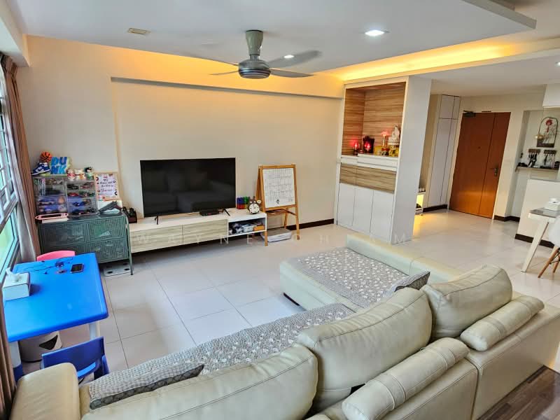 428A Yishun Avenue 11, 428A Yishun Avenue 11, 3 Bedrooms, 1,213 sqft, HDB Flat For Sale, by Wayne Chiam, 500227202 - Living Room - PropertyGuru.com.sg