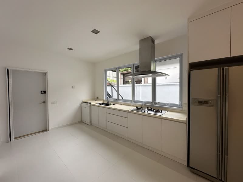 Jalan Uji, Jalan Uji, 4 Bedrooms, 4,600 sqft, Detached House For Sale, by Halim Gafoor, 500227204 - Kitchen - PropertyGuru.com.sg