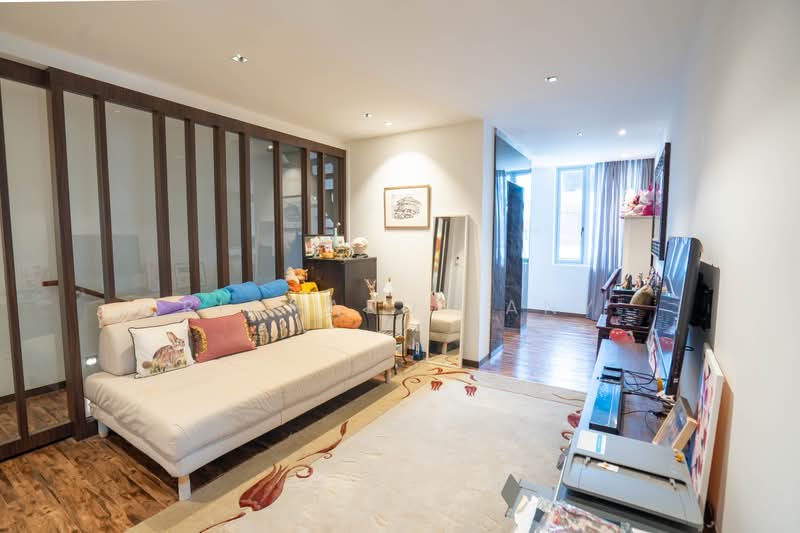 Jalan Selanting, Jalan Selanting, 9 Bedrooms, 7,700 sqft, Semi-Detached House For Sale, by Richard Jany, 500227208 - Living Room - PropertyGuru.com.sg