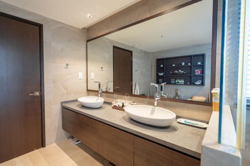 Jalan Selanting, Jalan Selanting, Clementi Park / Upper Bukit Timah, 7 Bedrooms, 7,700 sqft, Semi-Detached House For Sale, by Richard Jany, 500227208 - Master Bathroom - PropertyGuru.com.sg