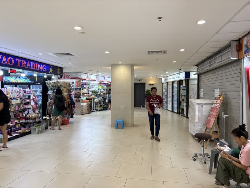 Lucky Plaza, 304 Orchard Road, 334 sqft, Mall Shop For Rent, by Oscar Ong, 500227210 - Corridor - CommercialGuru.com.sg