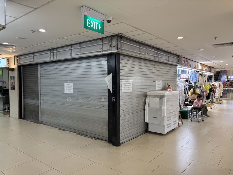 Lucky Plaza, 304 Orchard Road, 334 sqft, Mall Shop For Rent, by Oscar Ong, 500227210 - Exterior - CommercialGuru.com.sg