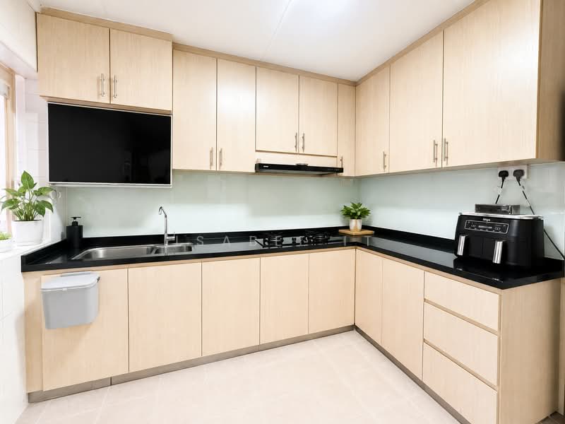 742 Tampines Street 72, 742 Tampines Street 72, 3 Bedrooms, 1,076 sqft, HDB Flat For Sale, by Isabel It, 500227215 - Kitchen - PropertyGuru.com.sg