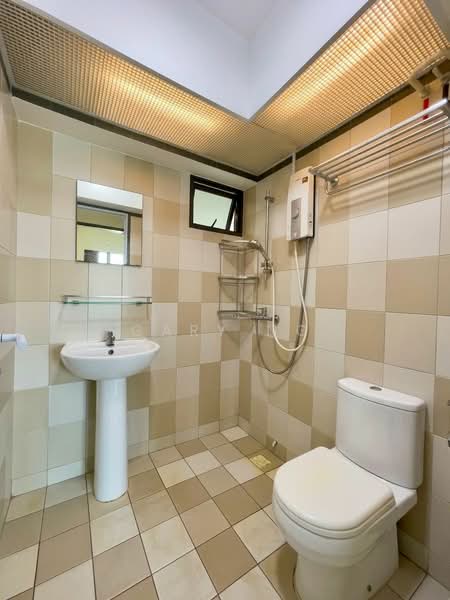 88 Dawson Road, 88 Dawson Road, 3 Bedrooms, 893 sqft, HDB Flat For Sale, by Gary Ng, 500227220 - Bathroom - PropertyGuru.com.sg