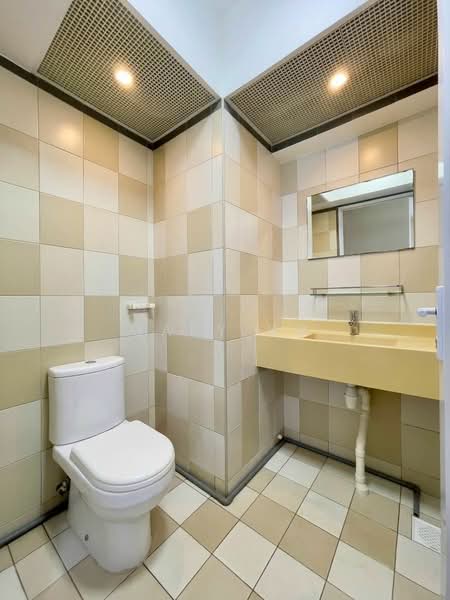 88 Dawson Road, 88 Dawson Road, 3 Bedrooms, 893 sqft, HDB Flat For Sale, by Gary Ng, 500227220 - Bathroom - PropertyGuru.com.sg