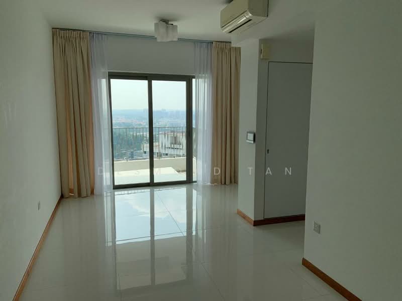 Trevista, 25 Lorong 3 Toa Payoh, 2 Bedrooms, 915 sqft, Condominium For Sale, by Desmond Tan, 500227237 - Living Room - PropertyGuru.com.sg