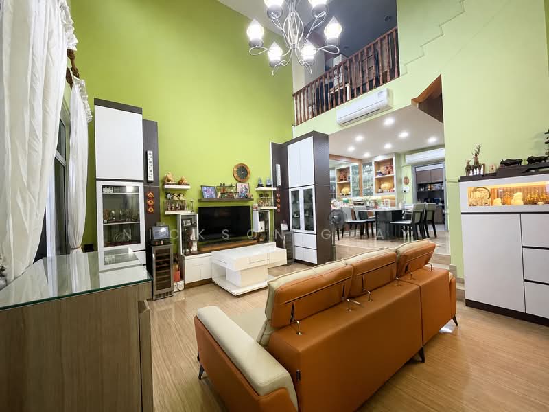 Loyang Villas, Loyang Rise, 4 Bedrooms, 2,951 sqft, Terraced House For Sale, by Nickson Guay, 500227241 - Living Room - PropertyGuru.com.sg