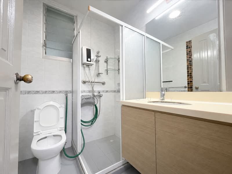 Loyang Villas, Loyang Rise, 4 Bedrooms, 2,951 sqft, Terraced House For Sale, by Nickson Guay, 500227241 - Bathroom - PropertyGuru.com.sg