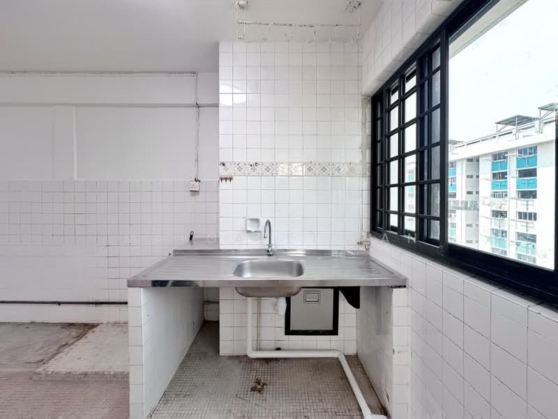 135 Bedok North Street 2, 135 Bedok North Street 2, 3 Bedrooms, 990 sqft, HDB Flat For Sale, by Margaret Tan, 500227245 - Kitchen - PropertyGuru.com.sg