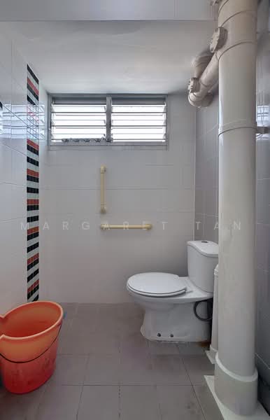 135 Bedok North Street 2, 135 Bedok North Street 2, 3 Bedrooms, 990 sqft, HDB Flat For Sale, by Margaret Tan, 500227245 - Bathroom - PropertyGuru.com.sg