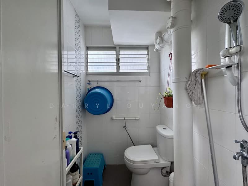 703 Bedok Reservoir Road, 703 Bedok Reservoir Road, 2 Bedrooms, 732 sqft, HDB Flat For Rent, by Darryl Ouyang, 500227247 - Bathroom - PropertyGuru.com.sg