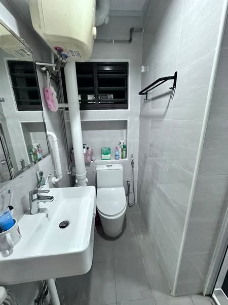 927 Yishun Central 1, 927 Yishun Central 1, Room Rental, 12 sqft, HDB Flat For Rent, by Luke Chew, 500227250 - Bathroom - PropertyGuru.com.sg