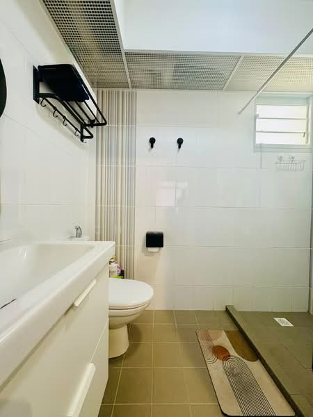 325A Sumang Walk, 325A Sumang Walk, 3 Bedrooms, 1,001 sqft, HDB Flat For Sale, by Rachel Yeen, 500227256 - Bathroom - PropertyGuru.com.sg