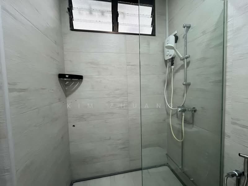657 Choa Chu Kang Crescent, 657 Choa Chu Kang Crescent, Room Rental, 150 sqft, HDB Flat For Rent, by Kim Zhuang, 500227260 - Bathroom - PropertyGuru.com.sg