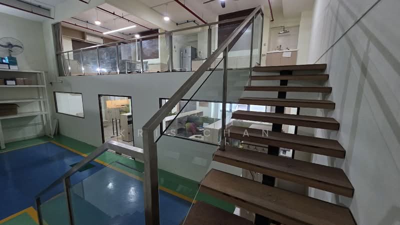 Citilink Warehouse Complex, 102E Pasir Panjang Road, 1,410 sqft, Light Industrial (B1) For Sale, by Kris Chan, 500227264 - CommercialGuru.com.sg