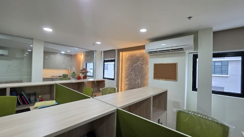 Citilink Warehouse Complex, 102E Pasir Panjang Road, 1,410 sqft, Light Industrial (B1) For Sale, by Kris Chan, 500227264 - CommercialGuru.com.sg