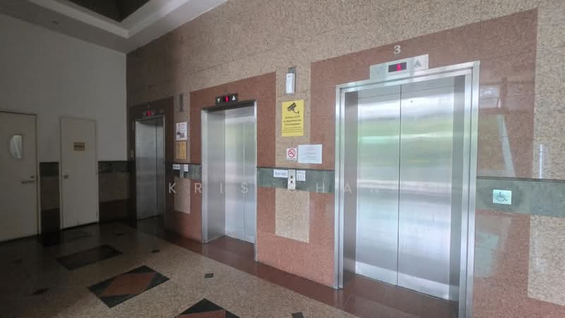 Citilink Warehouse Complex, 102E Pasir Panjang Road, 1,410 sqft, Light Industrial (B1) For Sale, by Kris Chan, 500227264 - CommercialGuru.com.sg