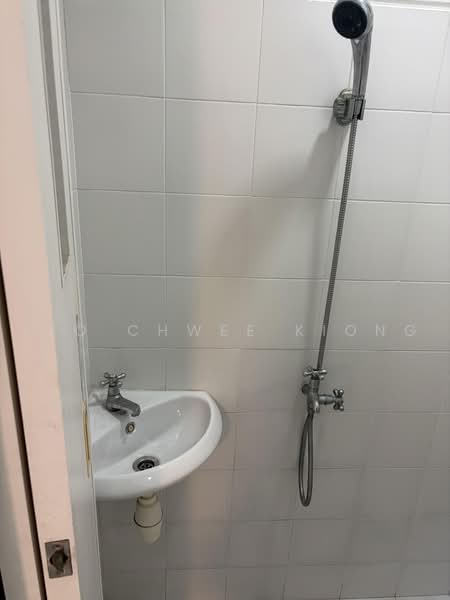 Kovan Melody, 35 Kovan Road, 3 Bedrooms, 1,227 sqft, Condominium For Sale, by Yeo Chwee Kiong, 500227280 - Bathroom - PropertyGuru.com.sg