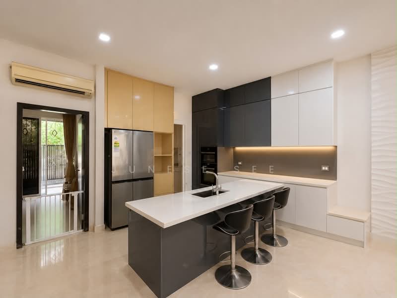 Luxus Hills, , 5 Bedrooms, 3,800 sqft, Terraced House For Sale, by Junese See, 500227282 - Kitchen - PropertyGuru.com.sg
