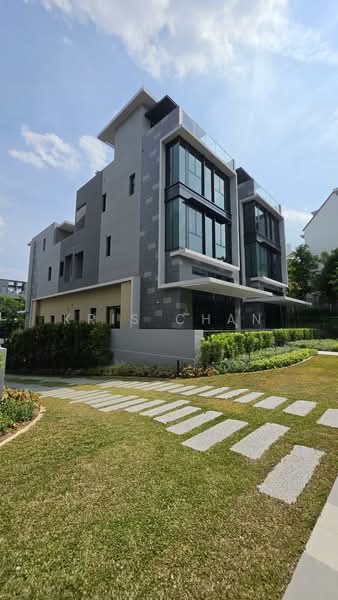 Belgravia Ace, 379 379, Seletar / Yio Chu Kang, 5 Bedrooms, 4,370 sqft, Semi-Detached House For Sale, by Kris Chan, 500227310 - Exterior - PropertyGuru.com.sg