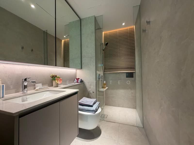 Dunearn House, 764 Dunearn Road, 3 Bedrooms, 969 sqft, Condominium For Sale, by Kenny Teo, 500227334 - Bathroom - PropertyGuru.com.sg