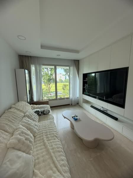 Sunglade, 1 Serangoon Avenue 2, 3 Bedrooms, 1,152 sqft, Condominium For Sale, by Stanley Dai, 500227336 - Living Room - PropertyGuru.com.sg