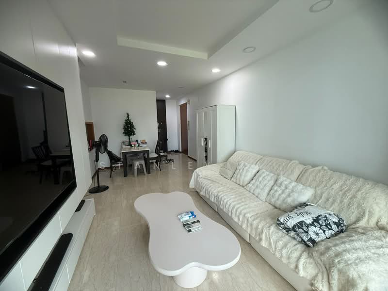 Sunglade, 1 Serangoon Avenue 2, 3 Bedrooms, 1,152 sqft, Condominium For Sale, by Stanley Dai, 500227336 - Living Room - PropertyGuru.com.sg
