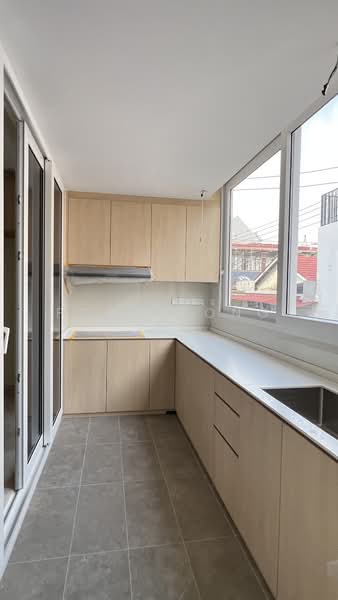 Rare Brand New Freehold D15 Inter-Terrace | 5 Bedrooms | Prime East Coast | Move-In Ready, Fidelio Street / Dafne Street / Norma Terrace, 5 Bedrooms, 4,200 sqft, Terraced House For Sale, by Fong Yong Ten, 500227341 - Wet Kitchen - PropertyGuru.com.sg