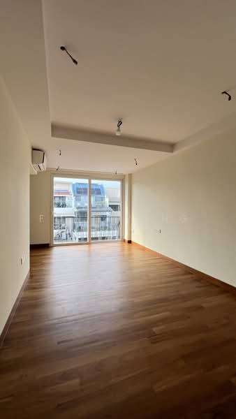 Rare Brand New Freehold D15 Inter-Terrace | 5 Bedrooms | Prime East Coast | Move-In Ready, Fidelio Street / Dafne Street / Norma Terrace, 5 Bedrooms, 4,200 sqft, Terraced House For Sale, by Fong Yong Ten, 500227341 - Common Bedroom - PropertyGuru.com.sg