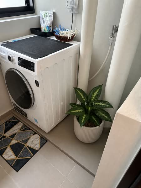 114B Alkaff Crescent, 114B Alkaff Crescent, Room Rental, 106 sqft, HDB Flat For Rent, by Roza Reis, 500227343 - Service Yard - PropertyGuru.com.sg
