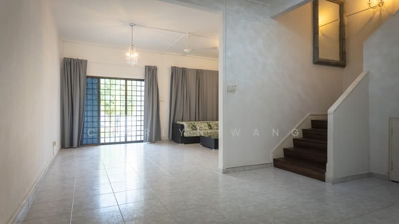 Serangoon Garden Estate, Jalan Pacheli, 5 Bedrooms, 1,800 sqft, Terraced House For Sale, by Cherlyn Wang, 500227347 - Living Room - PropertyGuru.com.sg