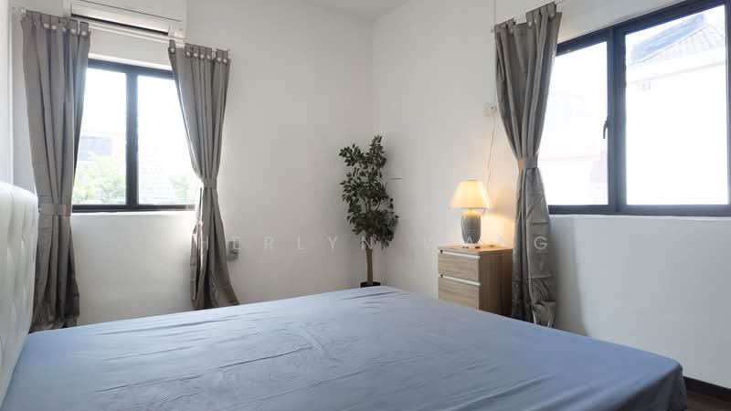 Serangoon Garden Estate, Jalan Pacheli, 5 Bedrooms, 1,800 sqft, Terraced House For Sale, by Cherlyn Wang, 500227347 - Bedroom - PropertyGuru.com.sg
