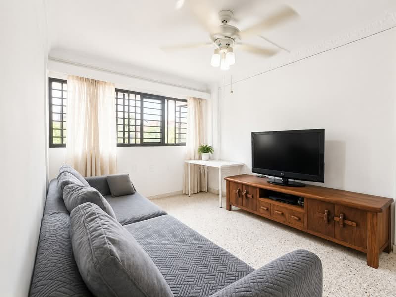 17 Beach Road, 17 Beach Road, 3 Bedrooms, 829 sqft, HDB Flat For Sale, by Bee 林美玲, 500227364 - Living Room - PropertyGuru.com.sg