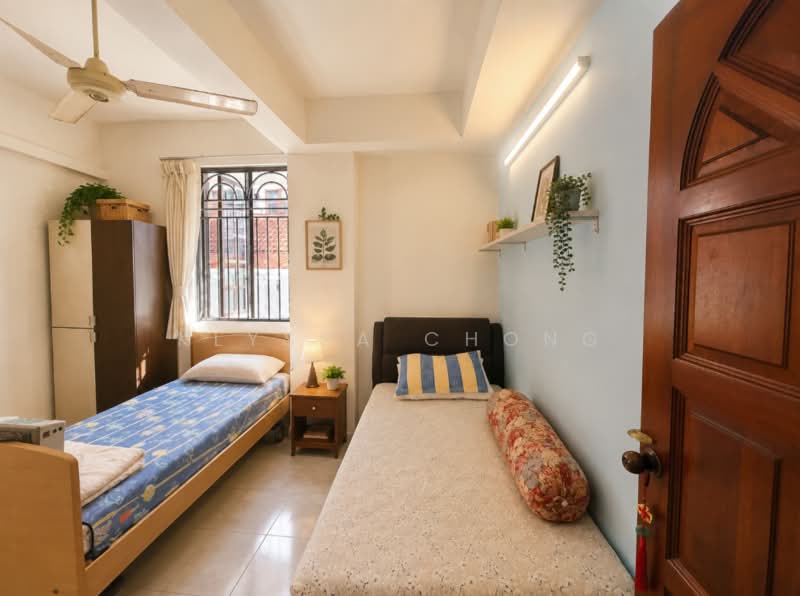 Cheap Freehold Semi-Detached in Kovan Estate, , 6 Bedrooms, 6,800 sqft, Semi-Detached House For Sale, by Klyssa Chong, 500227385 - Bedroom - PropertyGuru.com.sg