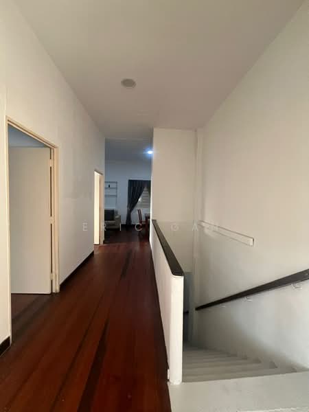 Lowland Road 2 Bedrooms ShopHouse Apartment, Lowland Road, 2 Bedrooms, 872 sqft, Shophouse For Rent, by Eric Gan, 500227388 - Corridor - PropertyGuru.com.sg