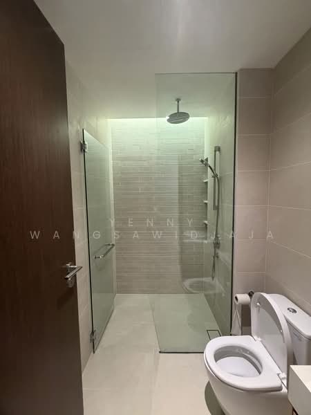 Atlassia, 30 Joo Chiat Place, East Coast / Marine Parade, 2 Bedrooms, 1,292 sqft, Condominium For Sale, by Yenny Wangsawidjaja, 500227392 - Bathroom - PropertyGuru.com.sg