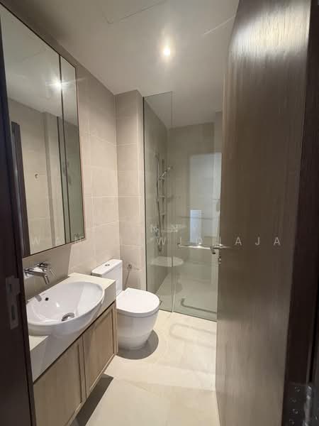 Atlassia, 30 Joo Chiat Place, East Coast / Marine Parade, 2 Bedrooms, 1,292 sqft, Condominium For Sale, by Yenny Wangsawidjaja, 500227392 - Bathroom - PropertyGuru.com.sg