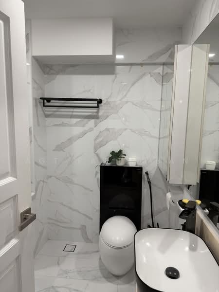 533 Hougang Avenue 6, 533 Hougang Avenue 6, 3 Bedrooms, 1,561 sqft, HDB Flat For Sale, by Agt Parthiban, 500227405 - Bathroom - PropertyGuru.com.sg
