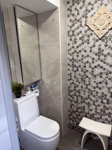 533 Hougang Avenue 6, 533 Hougang Avenue 6, 3 Bedrooms, 1,561 sqft, HDB Flat For Sale, by Agt Parthiban, 500227405 - Bathroom - PropertyGuru.com.sg