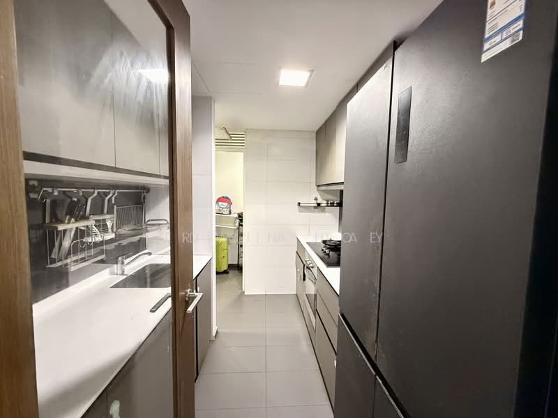 Waterbay, 45 Edgefield Plains, Room Rental, 200 sqft, Executive Condominium For Rent, by Tricia Tay, 500227408 - Kitchen - PropertyGuru.com.sg