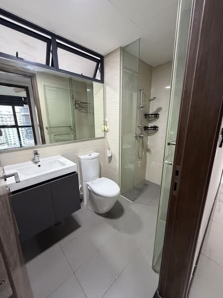 Waterbay, 45 Edgefield Plains, Room Rental, 150 sqft, Executive Condominium For Rent, by Tricia Tay, 500227413 - Bathroom - PropertyGuru.com.sg