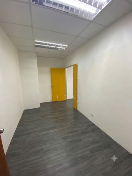 Woodlands 11, 11 Woodlands Close, 132 sqft, Light Industrial (B1) For Rent, by Derrick Tai, 500227427 - Interior - CommercialGuru.com.sg